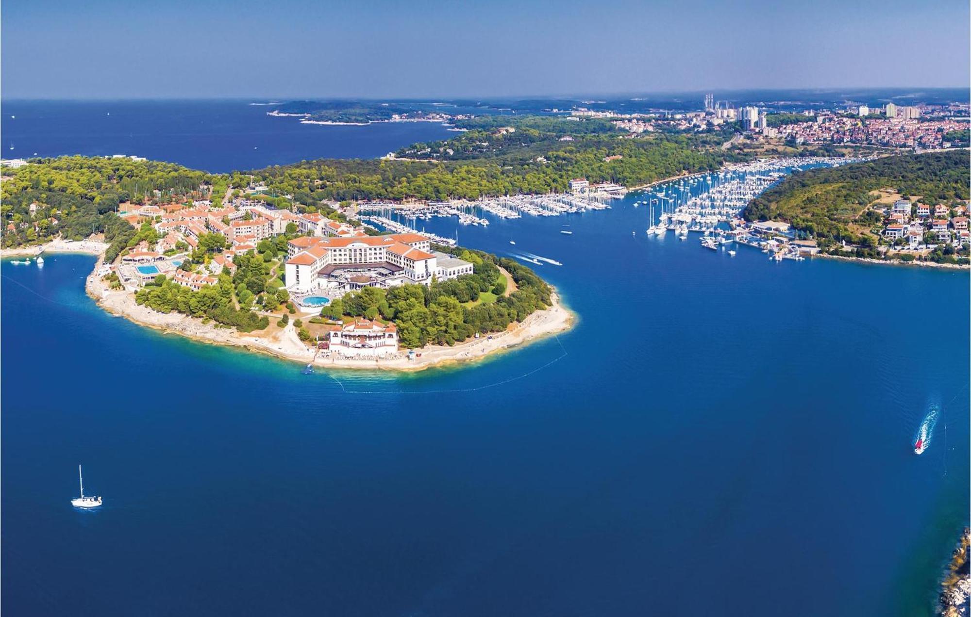 Awesome Apartment In Pula With Wifi Bagian luar foto